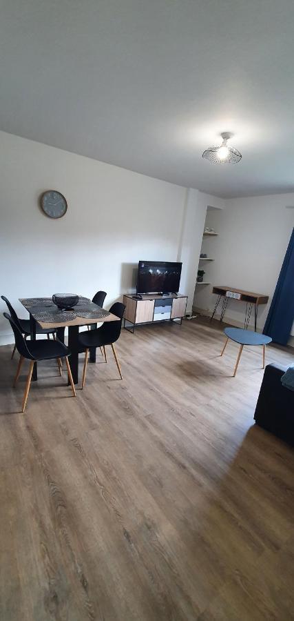Beau T2 En Centre Ville Avec Place De Parking Auto Velo Blois Ngoại thất bức ảnh